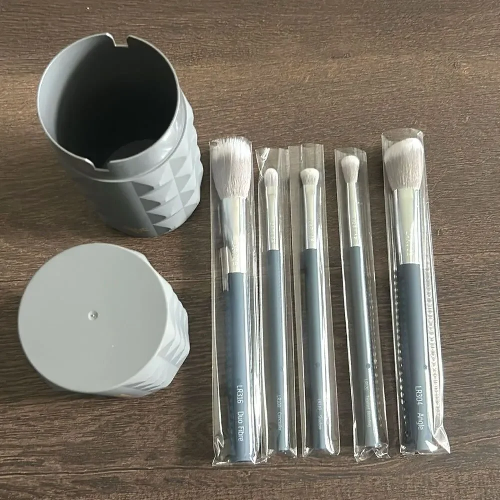 LARUCE Beauty - Christine - Makeup Brush Set With Holder - New!